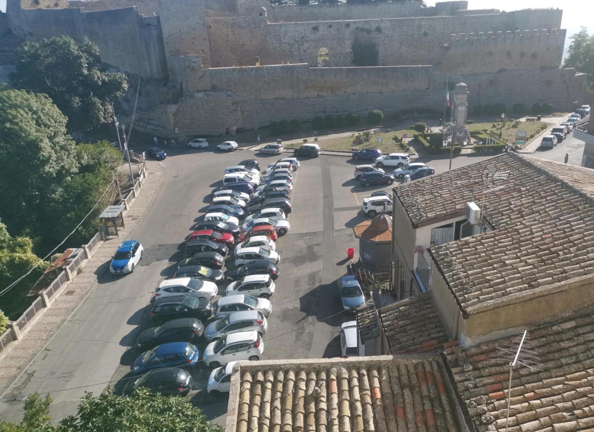 Rocca Di Cerere "Rocca Da Zeru" Apartments 恩纳 外观 照片